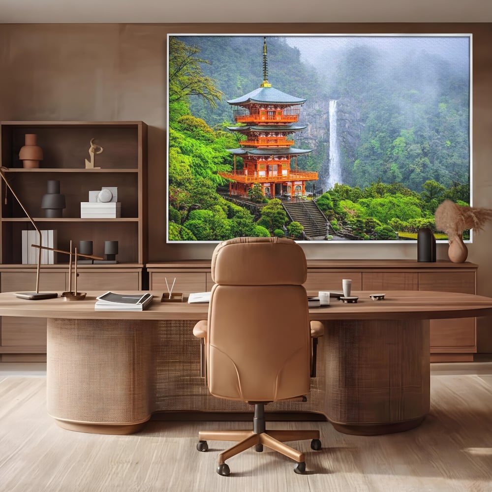 Tablou canvas cu tablou canvas cu pagoda si cascada, in rama de aluminiu argintiu, pe perete intr-un birou